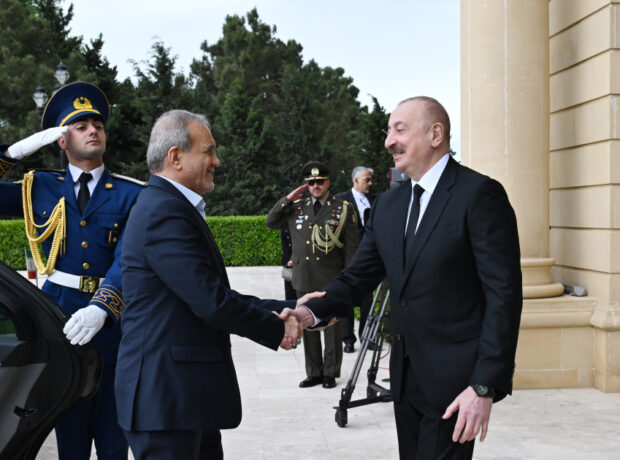 image-iran-prezidenti-mesud-pezeskianin-resmi-qarsilanma1