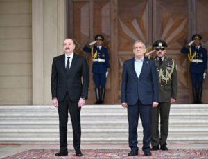 image-iran-prezidenti-mesud-pezeskianin-resmi-qarsilanma4