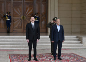 image-iran-prezidenti-mesud-pezeskianin-resmi-qarsilanma5