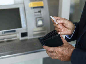 image-using-an-atm-machine