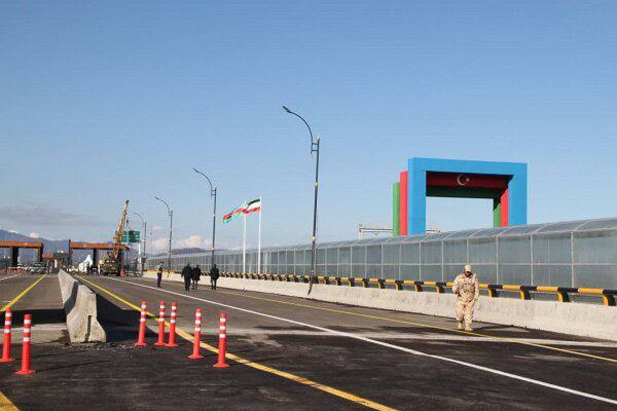 SON DƏQİQƏ: İrandakı səfirliyimizin əməkdaşlarının ailə üzvləri Azərbaycana GƏTİRİLDİ 