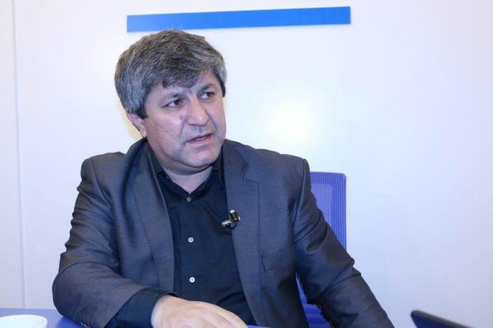 Əvəz Zeynallının bank kartına blok qoyuldu