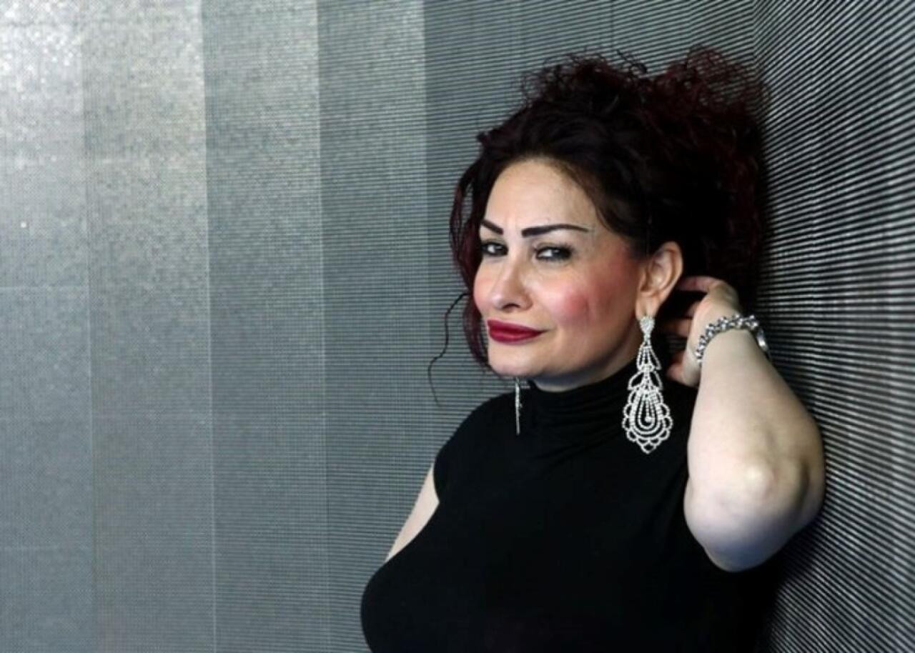 Efirdə DAVA düşdü: müğənni həmkarının üstünə “hücum çəkdi” – VİDEO 
