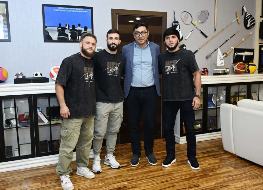 Nazir UFC-də döyüşəcək idmançılarla görüşdü – FOTO