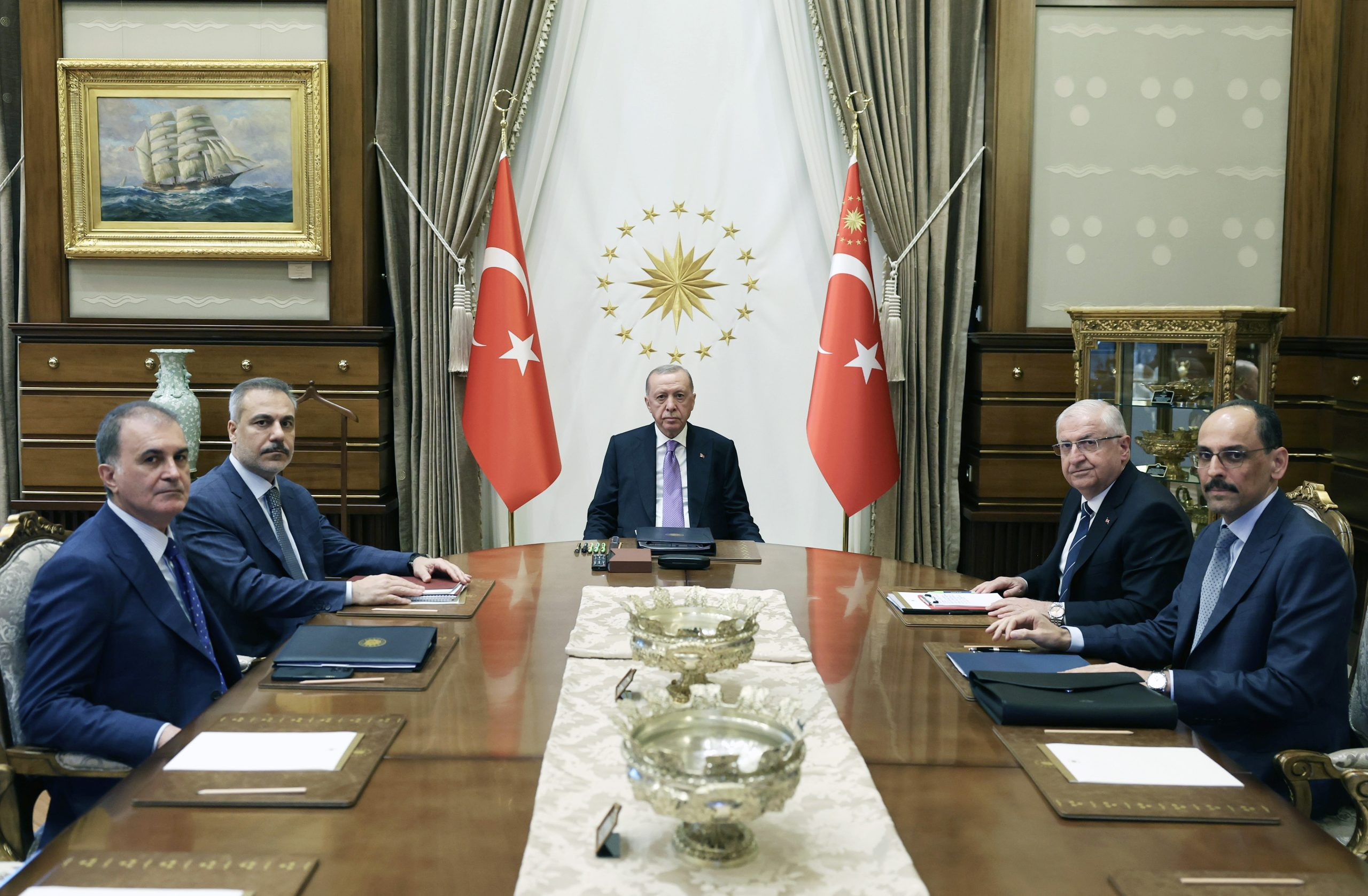İsrailin hücumları Ankaranı silkələdi, Ərdoğan təcili iclas keçirdi