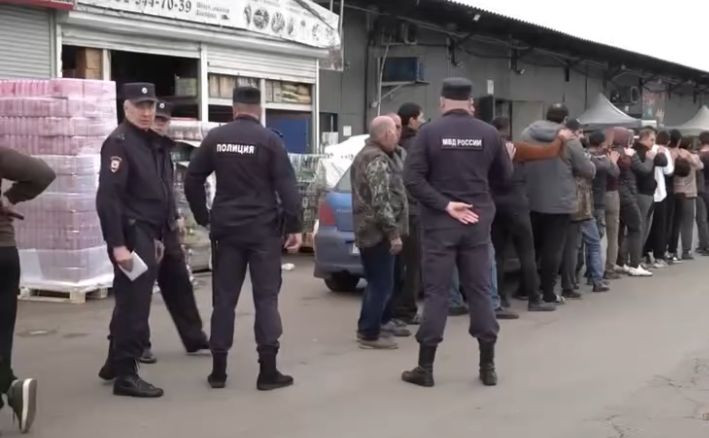 OMON Voronejdə azərbaycanlılara qarşı hücuma başladı – VİDEO 