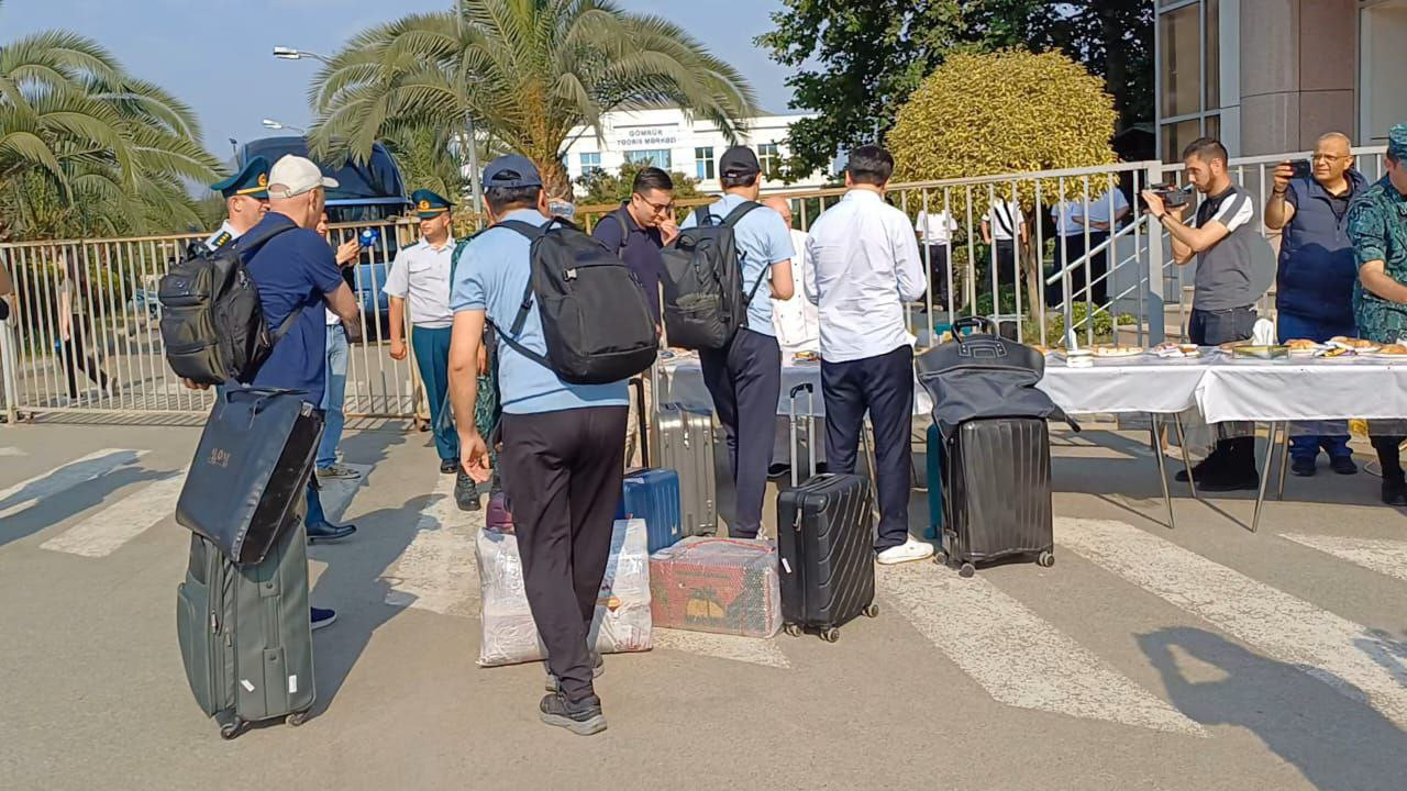 Qazaxıstanın 6 vətəndaşı Azərbaycana keçərək İrandan təxliyə olunub 