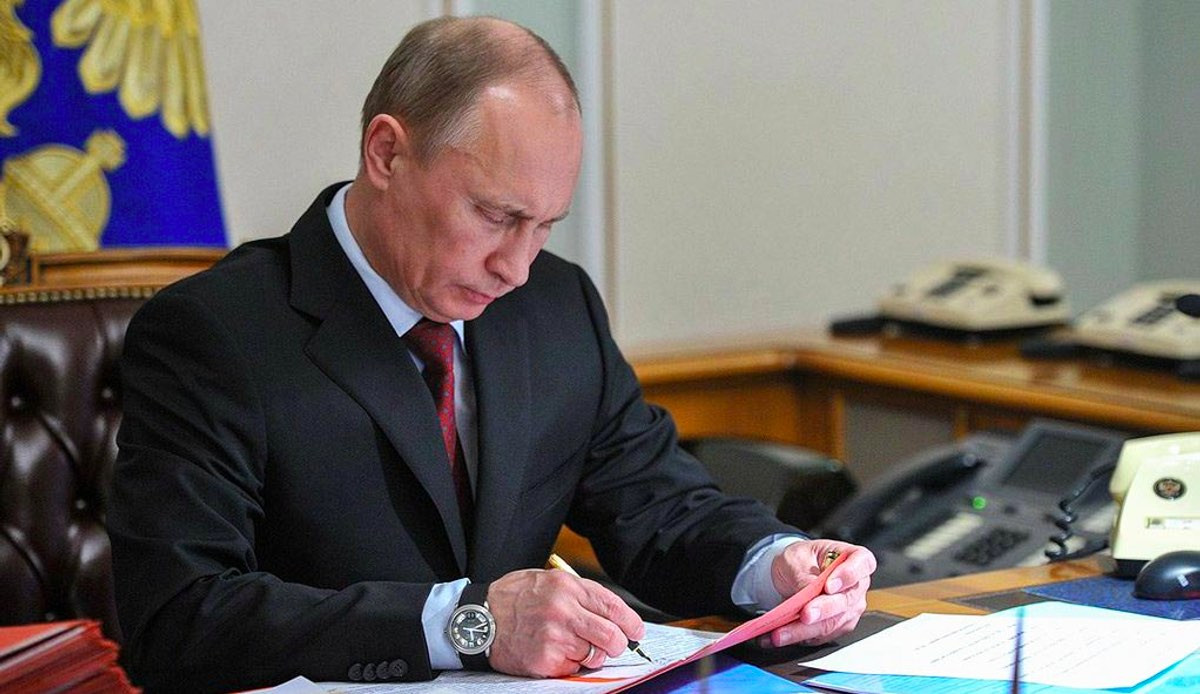 Putin Azərbaycanlılara da aid olan FƏRMAN İMZALADI / VİDEO