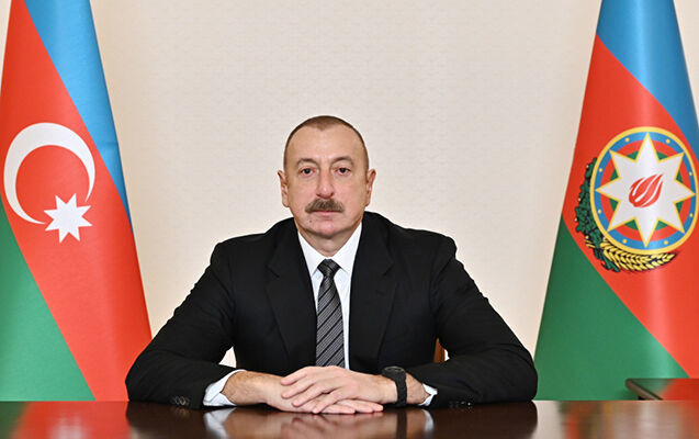 İlham Əliyev Şavkat Mirziyoyevi qarşıladı