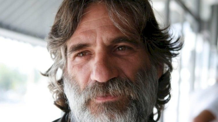60 yaşlı aktyor çimərlikdə öldü 