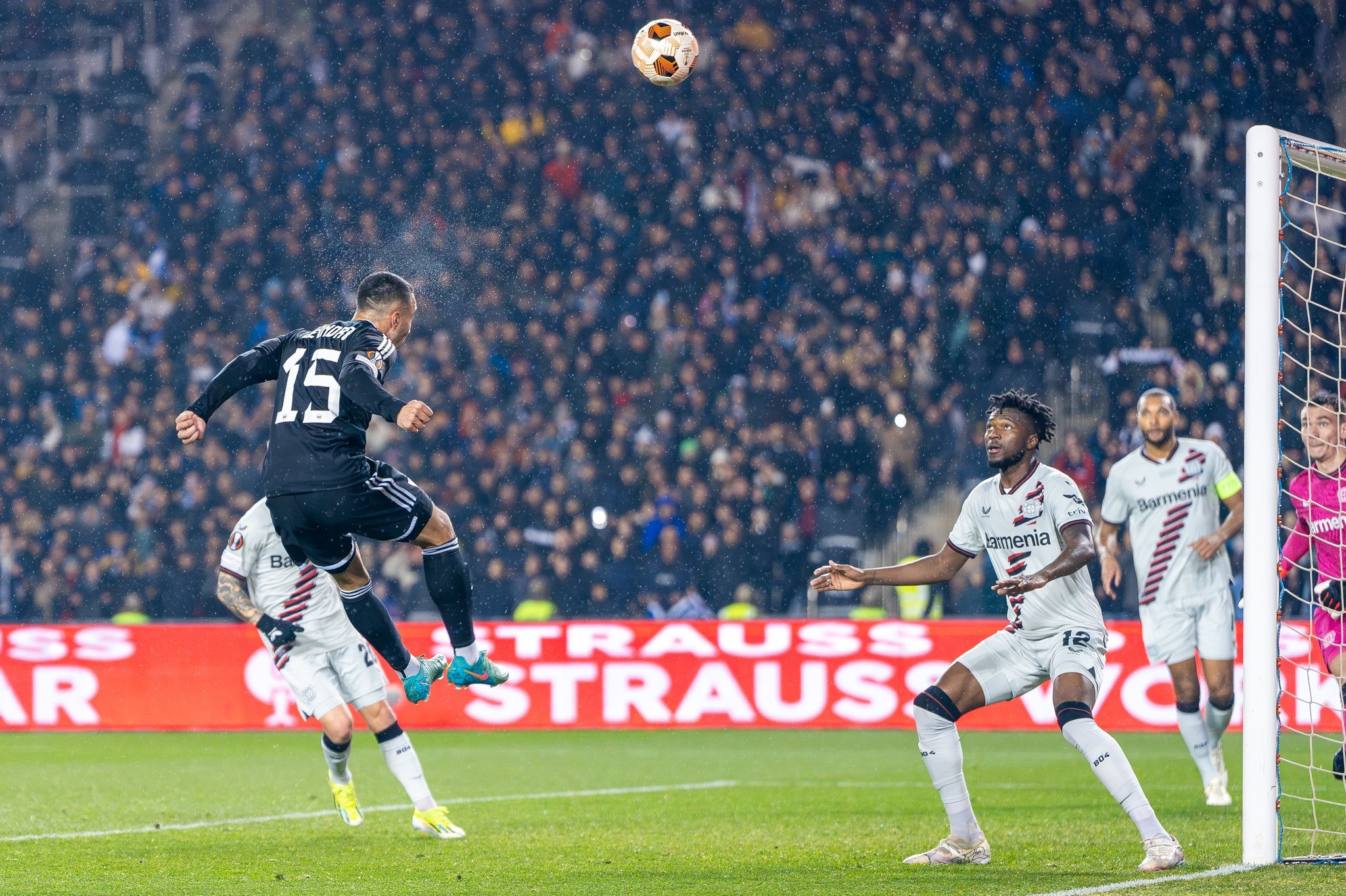 “Qarabağ” “Şelburn”la cavab oyununda üz-üzə