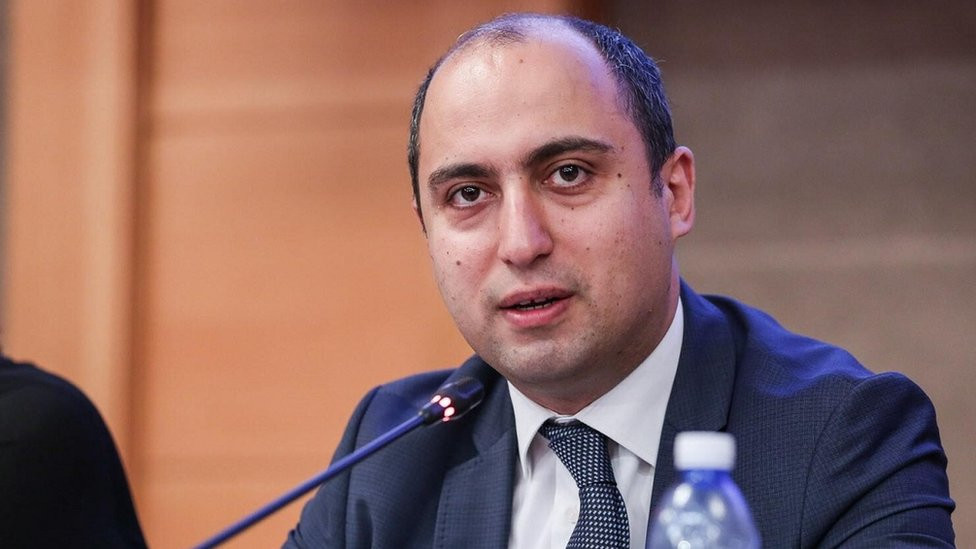 Nazir məktəb direktoruna yüksək vəzifə verdi