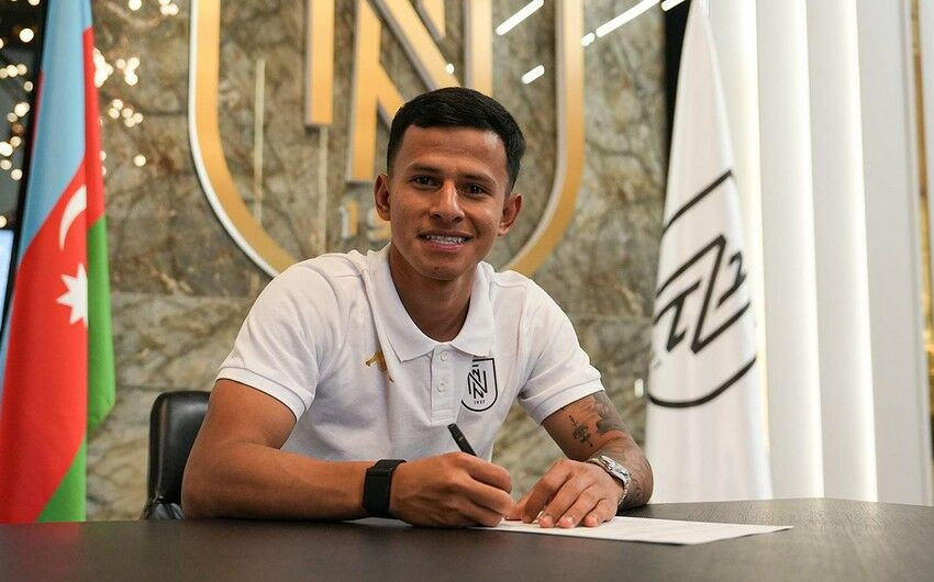 “Neftçi” daha bir futbolçunun transferini açıqladı