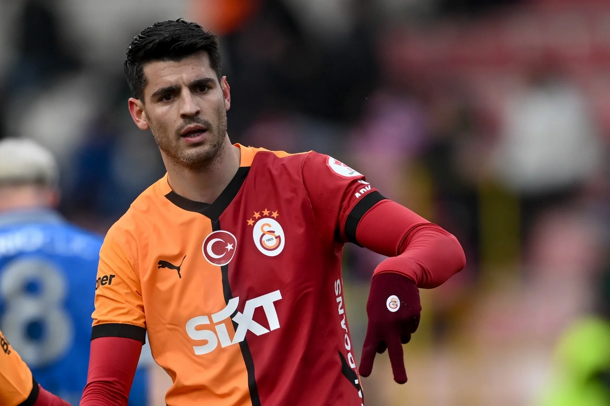 “Qalatasaray” bu futbolçu ilə yollarını ayırdı – FOTO