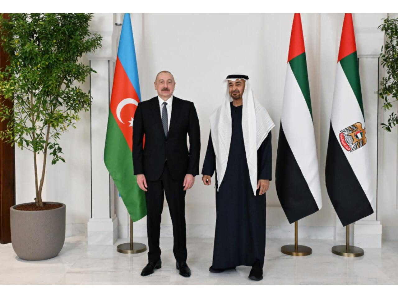 İlham Əliyev Şeyx Məhəmməd bin Zayed Al Nəhyana zəng edib 