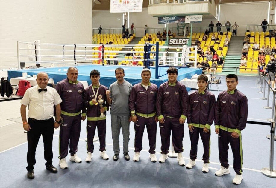 Boksçumuz Almaniyada gümüş medal qazandı