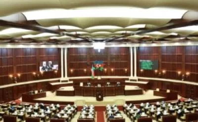Milli Məclisdə qadınların pensiyası müzakirə edildi