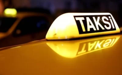 Bakıda ərəb turistləri gəzdirən taksi sürücüsünün maşınından