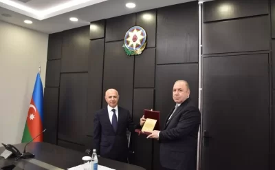 Tanınmış hakim təqaüdə göndərildi