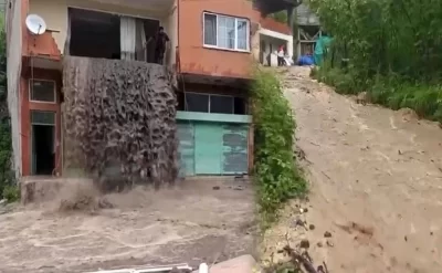 Görüntülər viral oldu: ev şəlaləyə çevrildi
