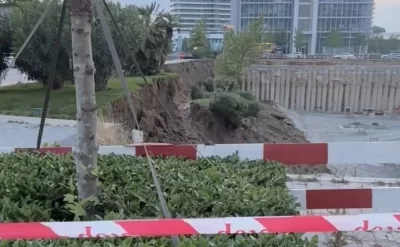 Bakı Ağ Şəhərdə torpaq sürüşməsi – FOTO