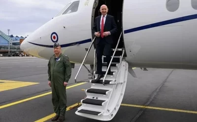 Britaniyalı nazirin təyyarəsinə radiomüdaxilə oldu