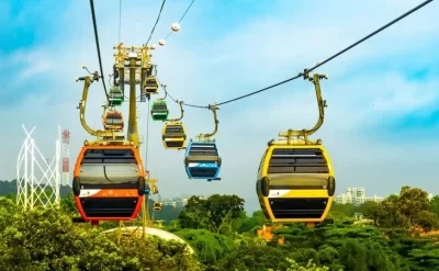 Hindistanda 300-dən çox turist 150 metr yüksəklikdə qalıb