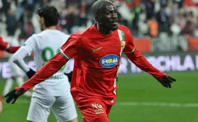"Amedspor"un ulduzu Süper Liqaya gedir