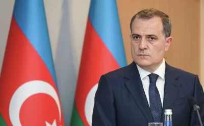 Ceyhun Bayramov pakistanlı həmkarı ilə müzakirələr apardı