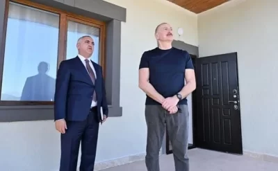 İlham Əliyev Xocalıda hərbçilər üçün tikilən evlərlə tanış oldu