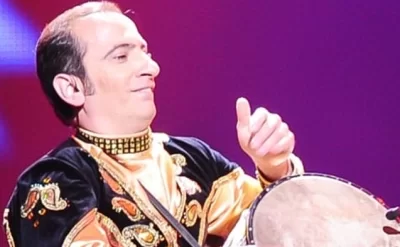 Xalq artisti yeni doğulan nəvəsi ilə - FOTO