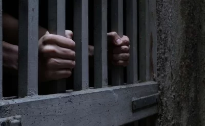Anasını və qardaşını öldürüb qohumlarından pul yığdı