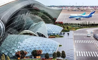 Bakı aeroportunda pul tapdı, dilənçilərə
