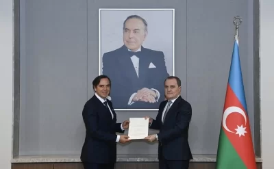 Ceyhun Bayramov yeni səfirlə görüşdü