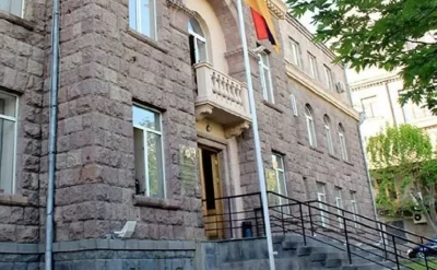 Ermənistan MSK-dan seçicilərə çağırış: Üzərində rəqəm olan geyimlər geyinməyin