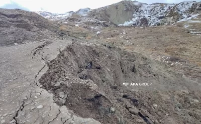 Laza kəndində baş verən torpaq sürüşməsinin GÖRÜNTÜLƏRİ yayıldı