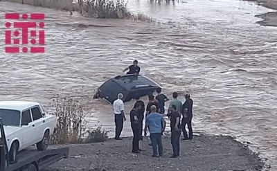 Xaçınçaya gələn seldə maşın batdı – FOTOLAR
