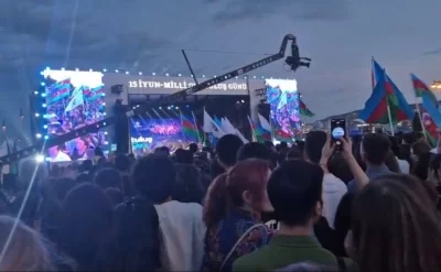 Bakıda Qurtuluş Günü konserti başladı: Sahil üçrəngli bayraqlara büründü – FOTO\VİDEO