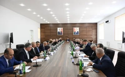Cəmiyyət15:27 / 17.06.2026 Samir Nuriyev Ağdərədə iclas keçirdi