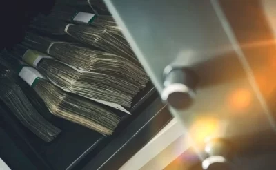 BDU müəlliminin evindən 2 milyon oğurlandı – Bacısı oğlanları həbs olundu