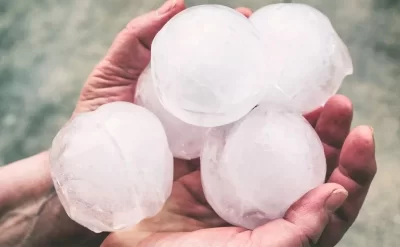 Ağstafaya yumurta boyda dolu yağdı - FOTO