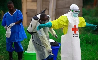 Ebolaya yoluxanların sayı 950-ni keçdi
