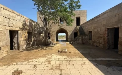 Bakıda tarixi karvansaraya qanunsuz müdaxilə:
