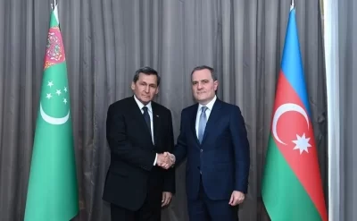Ceyhun Bayramov türkmənistanlı həmkarı ilə əməkdaşlıq məsələlərini müzakirə etdi