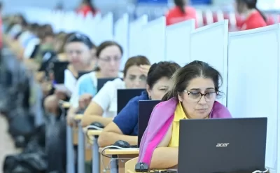 Minlərlə müəllim imtahandan keçdi
