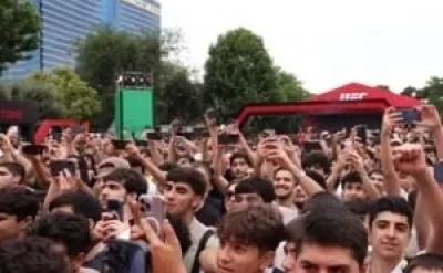 UFC döyüşçüləri Bakıda azarkeşlərlə görüşdülər