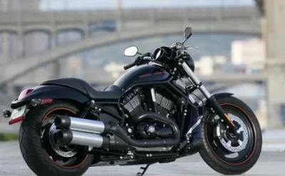 Bakıda boğazı kəsilən gənc motosikletlə qardaşının yanına getdi