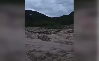 Şamaxıda Ağsu çayı daşdı: İnsanlar yollarda qaldı - VİDEO