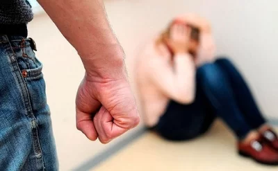 Bakıda kişi həyat yoldaşını döydü -