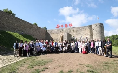 “Türk Dünyası Həftəsi”nin iştirakçıları Şuşanın tarixi-mədəni irsi ilə tanış oldular - FOTO